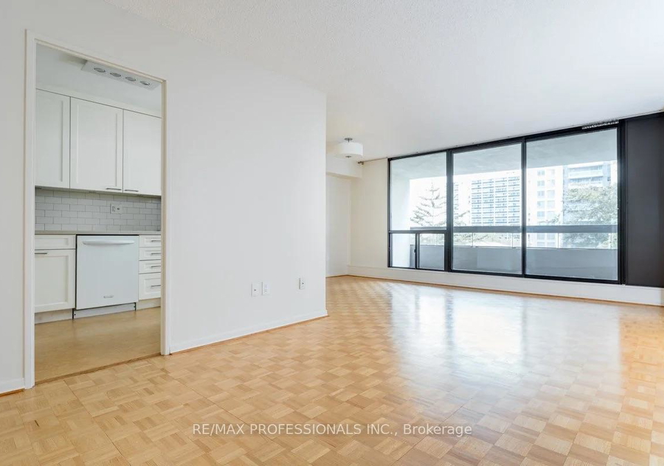 100-quebec-avenue-toronto-ontario-w12345287