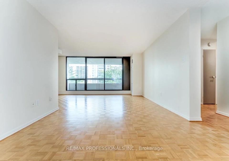 100-quebec-avenue-toronto-ontario-w12345287
