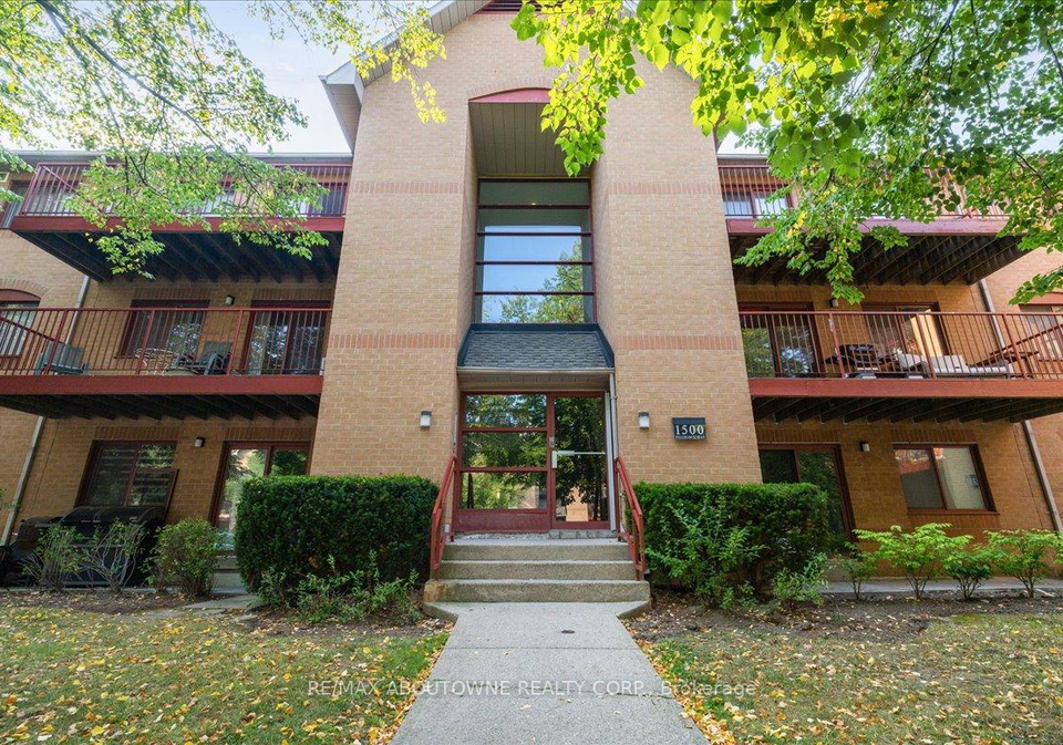 1500-pilgrims-way-oakville-ontario-w12346200