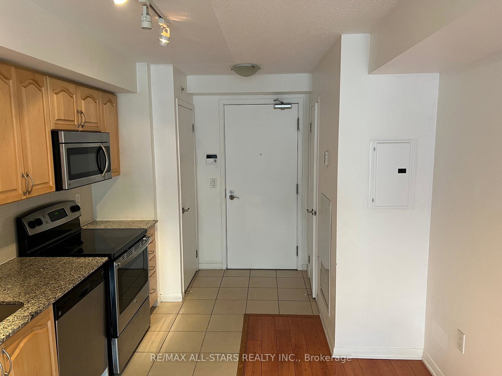 830-lawrence-avenue-w-north-york-ontario-w12346804