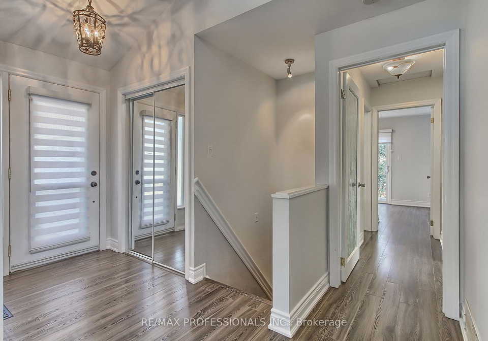 425-canterbury-crescent-oakville-ontario-w12346890