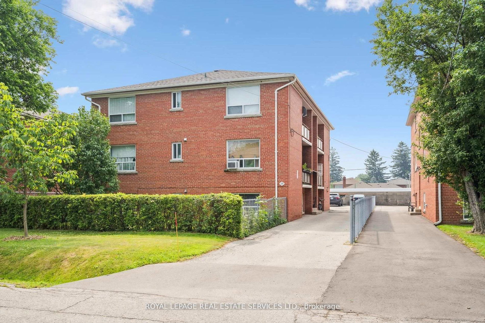 19-dover-drive-n-etobicoke-ontario-w12347383