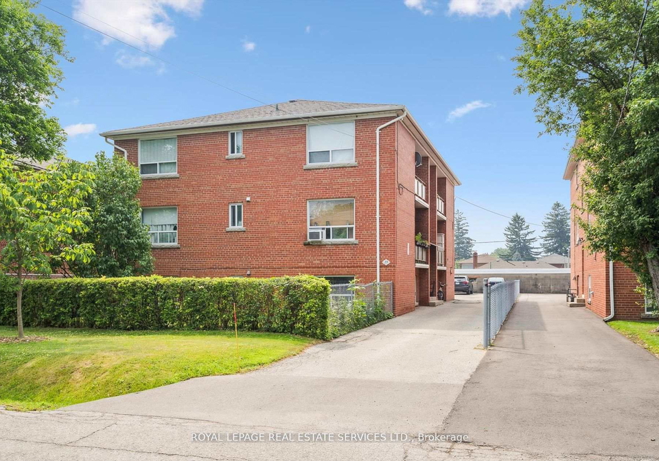 19-dover-drive-n-etobicoke-ontario-w12347383