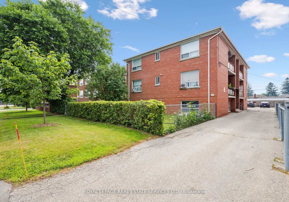 19-dover-drive-n-etobicoke-ontario-w12347383