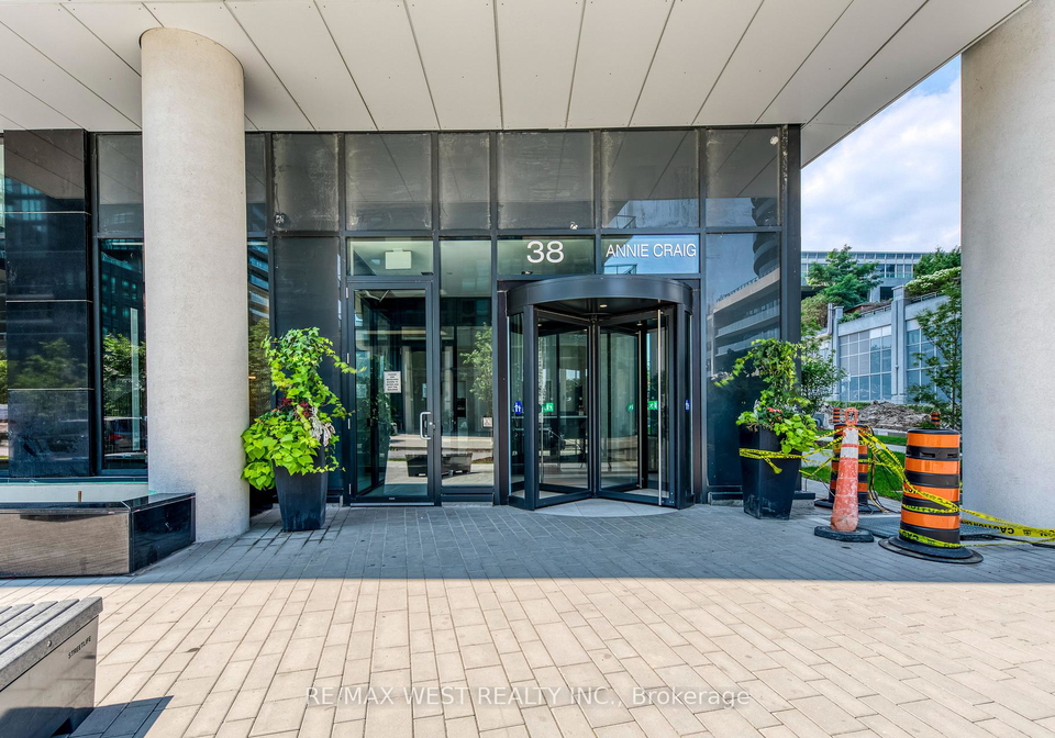 38-annie-craig-drive-etobicoke-ontario-w12347649