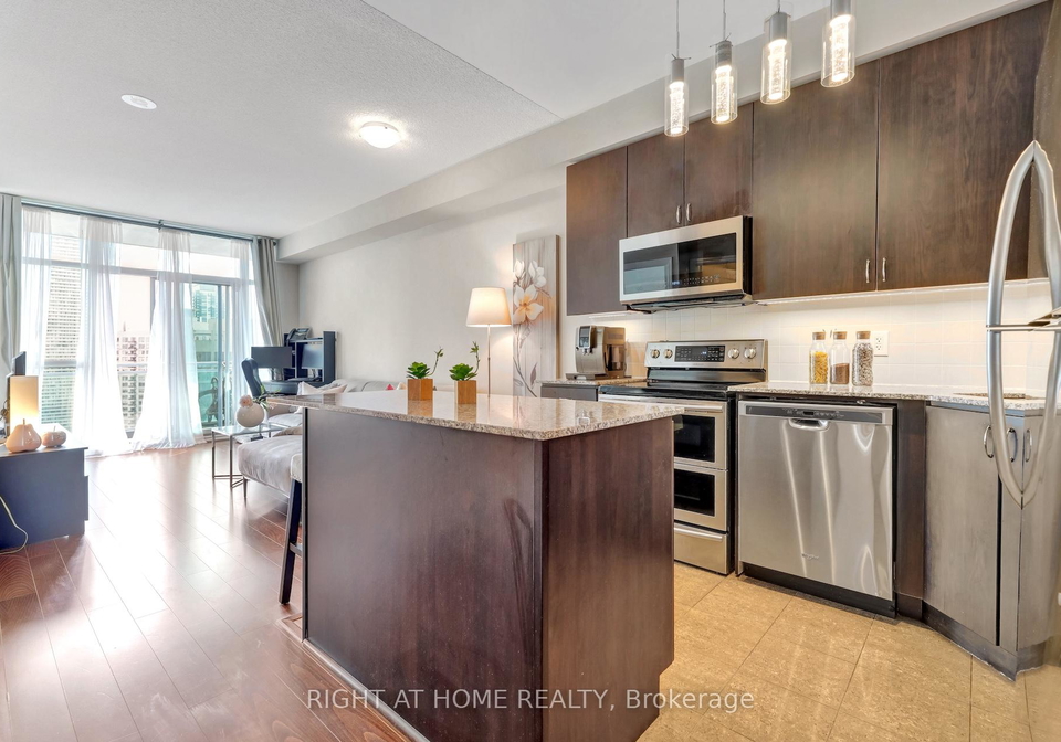 223-web-drive-mississauga-ontario-w12347752
