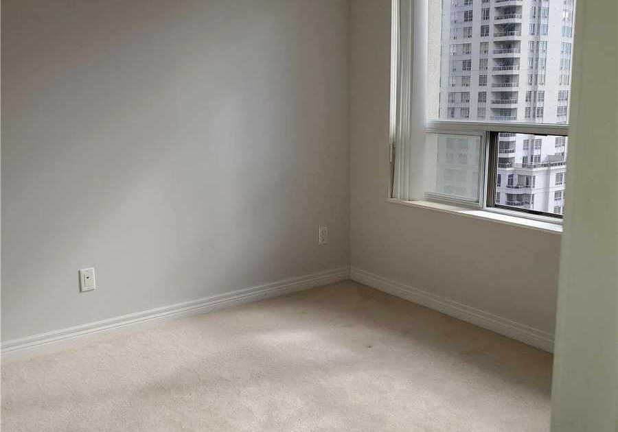 310-burnhamthorpe-road-w-mississauga-ontario-w12347799