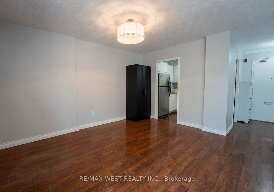 100-coe-hill-drive-toronto-ontario-w12348122