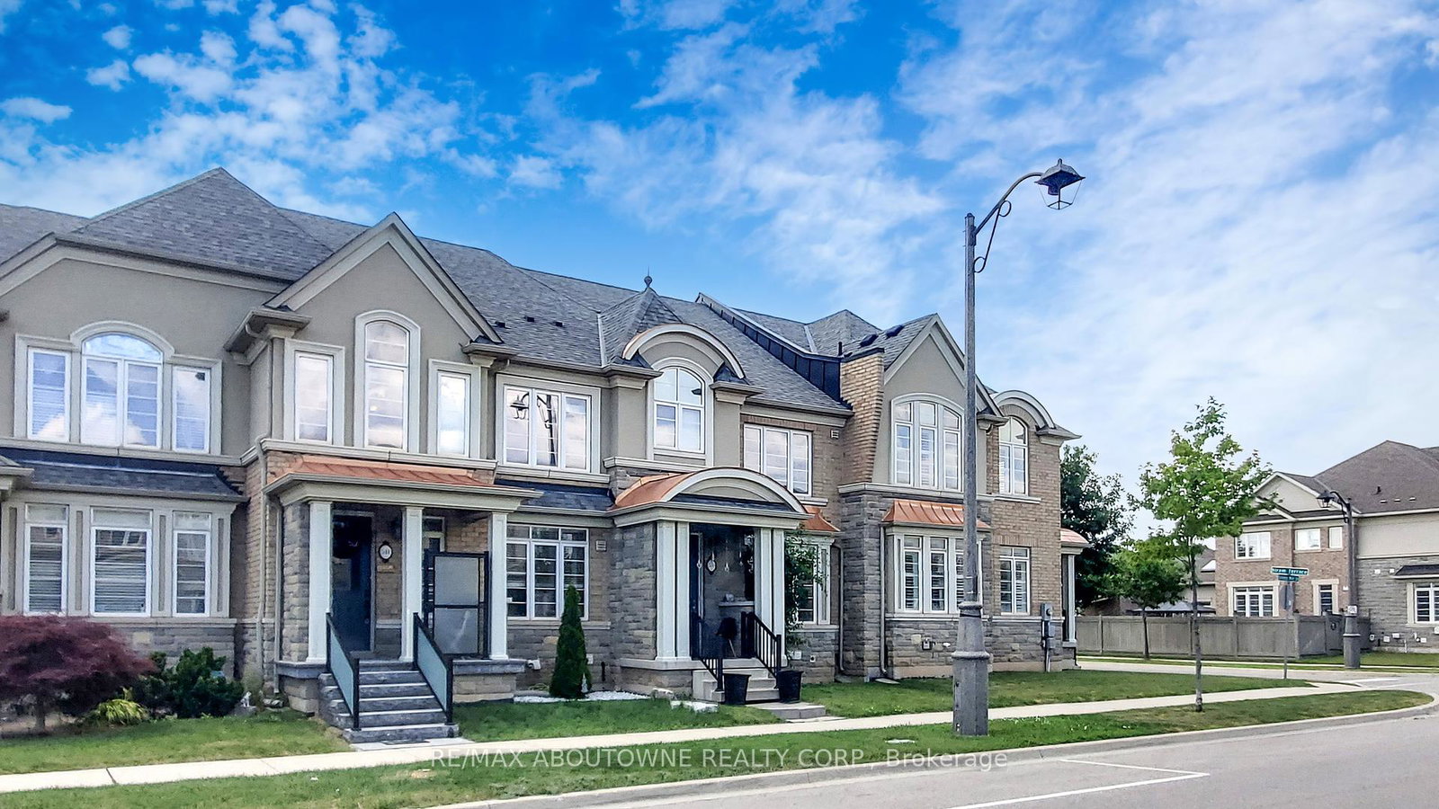 541-sixteen-mile-drive-oakville-ontario-w12348157