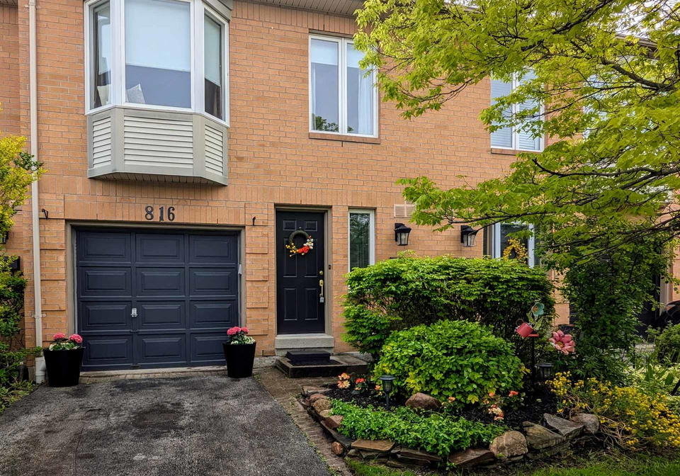 816-village-green-boulevard-mississauga-ontario-w12348185