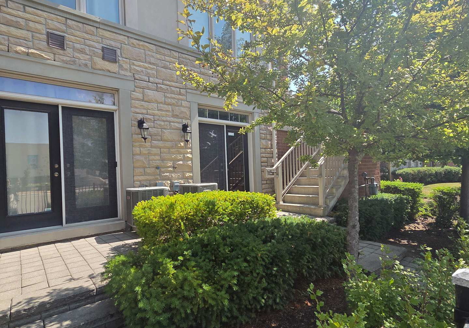 5715-tenth-line-w-mississauga-ontario-w12348202