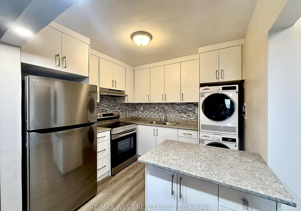 40royal-york-road-etobicoke-ontario-w12348397