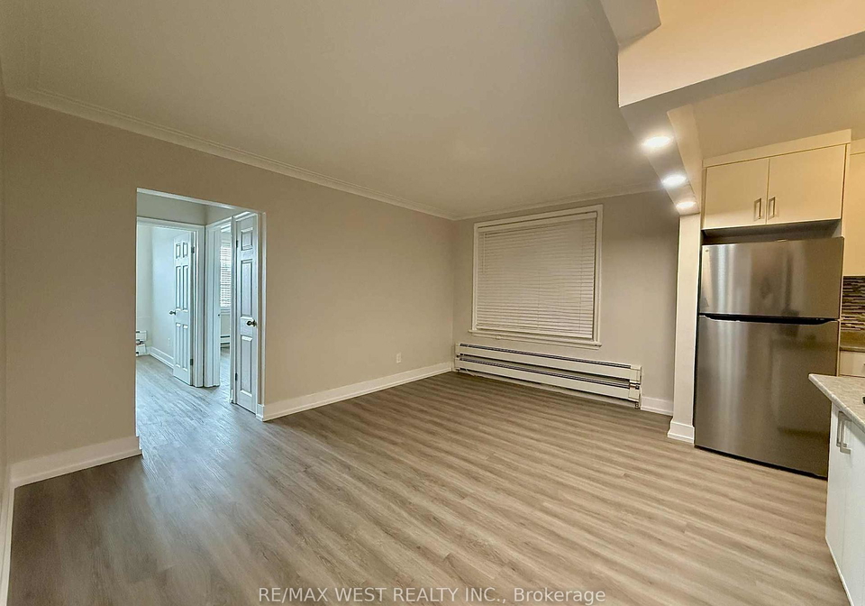 40royal-york-road-etobicoke-ontario-w12348397