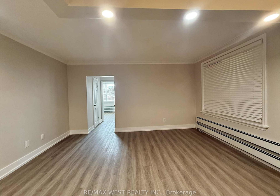 40royal-york-road-etobicoke-ontario-w12348397
