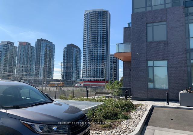 8-nahani-way-mississauga-ontario-w12348862