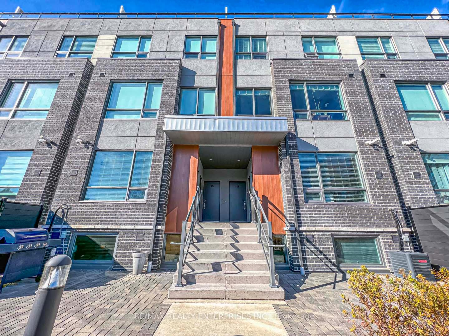 650-atwater-avenue-mississauga-ontario-w12349036