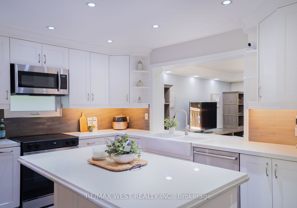 4-elmview-court-etobicoke-ontario-w12349245