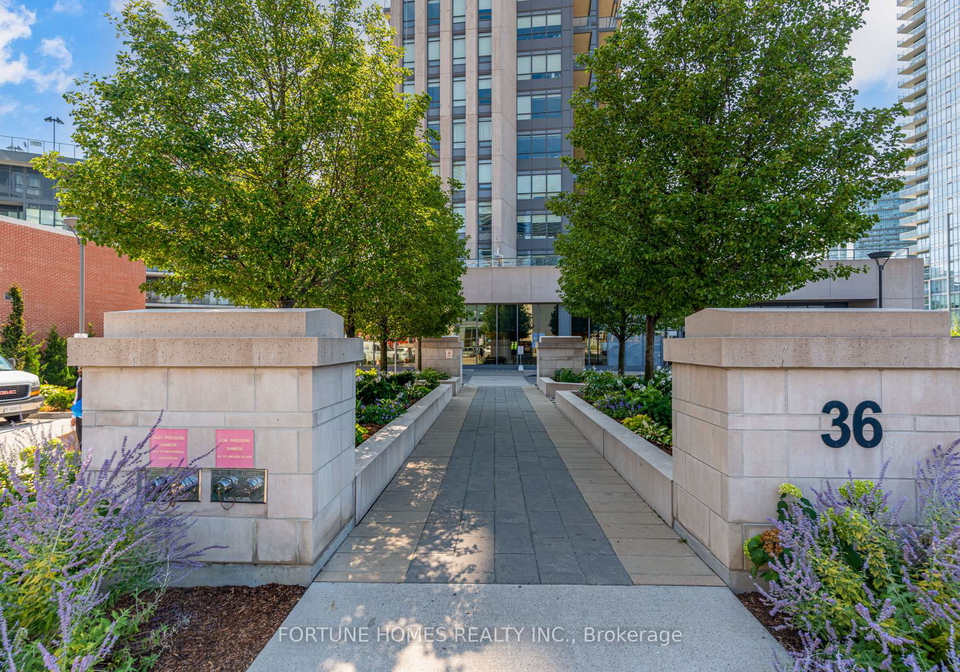 36-park-lawn-road-etobicoke-ontario-w12349354