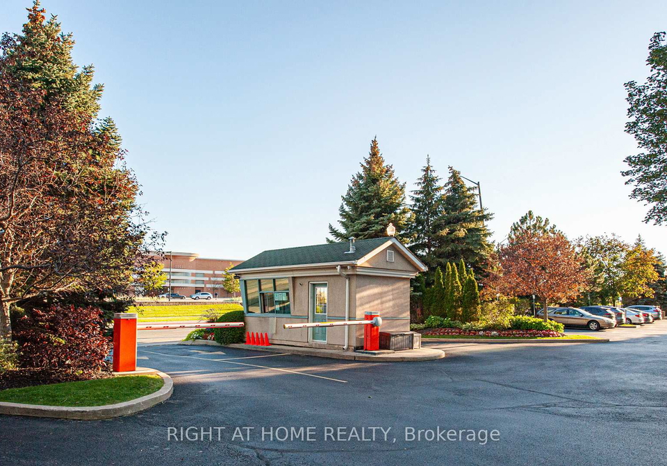 2545-erin-centre-boulevard-mississauga-ontario-w12349398