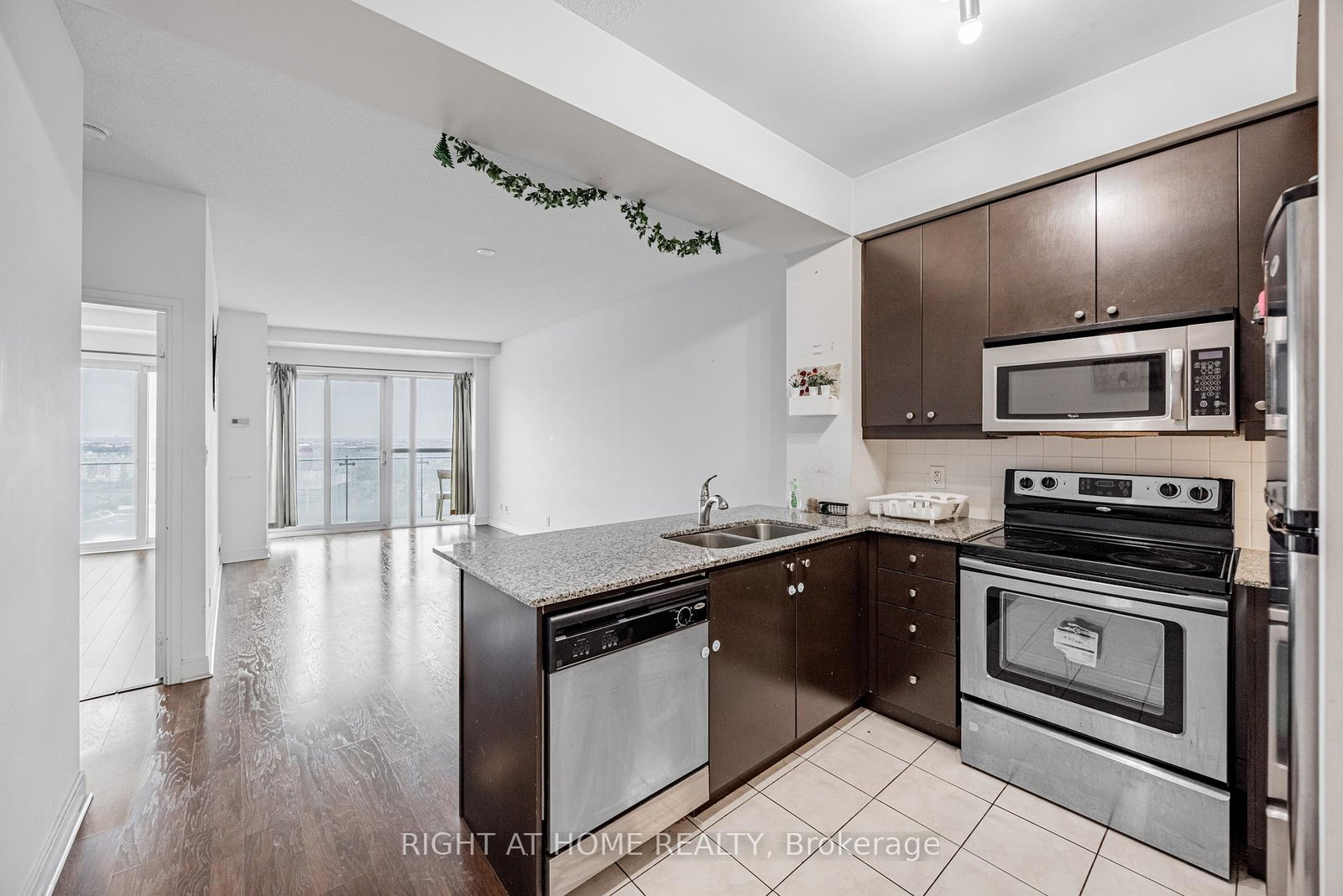 50-absolute-avenue-mississauga-ontario-w12349467