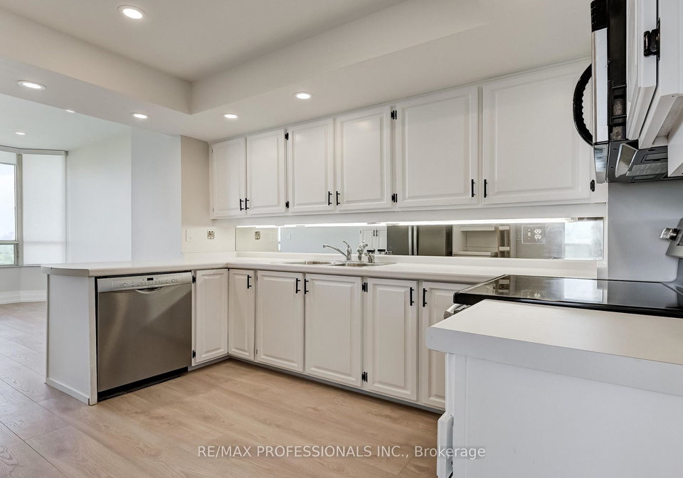 1-aberfoyle-crescent-etobicoke-ontario-w12350194