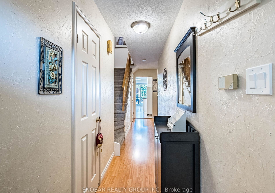 971-lucerne-crescent-mississauga-ontario-w12350469