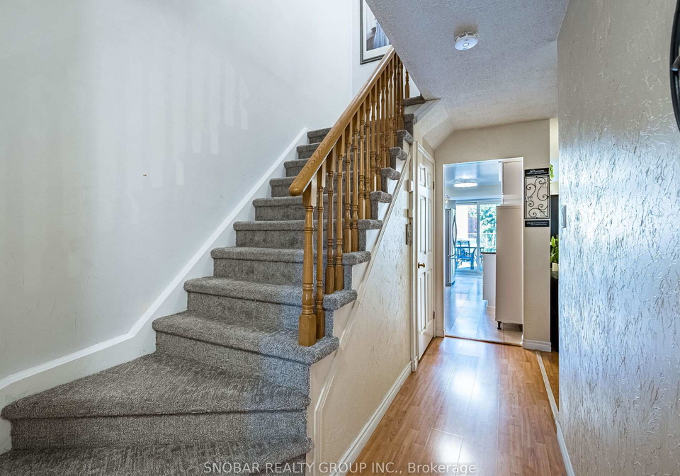 971-lucerne-crescent-mississauga-ontario-w12350469