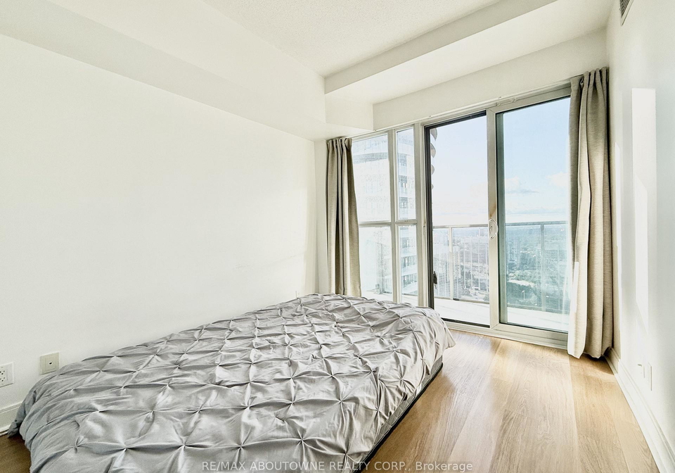 60-absolute-avenue-mississauga-ontario-w12350752