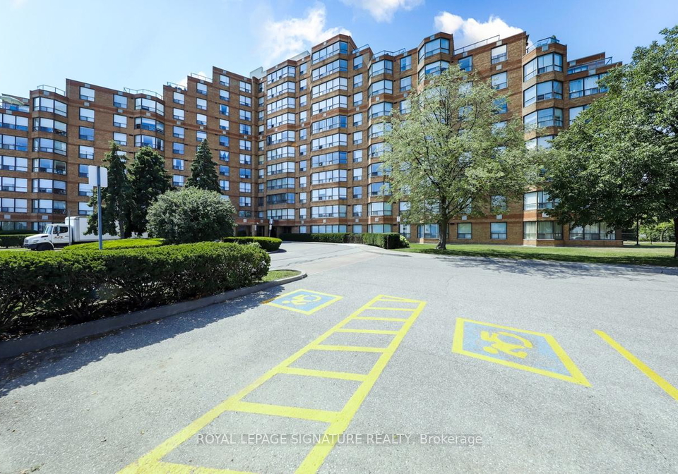 6-humberline-drive-etobicoke-ontario-w12351138