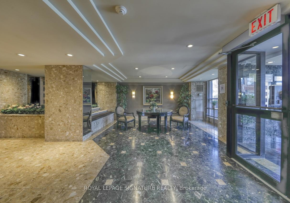 6-humberline-drive-etobicoke-ontario-w12351138