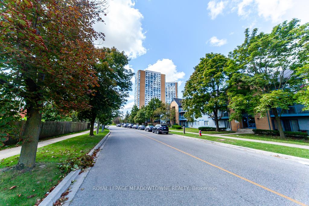 35-trailwood-drive-mississauga-ontario-w12351475