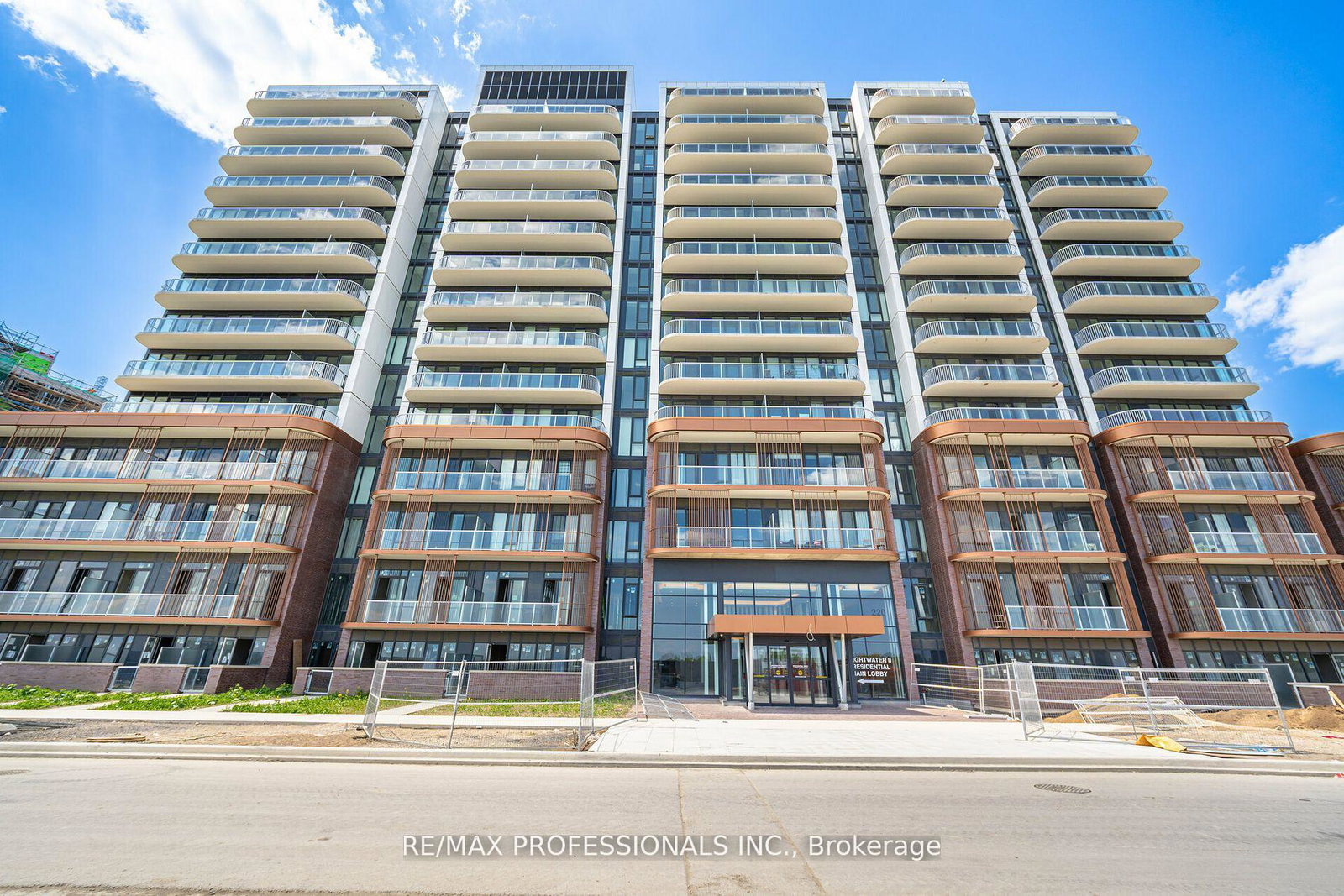 220-missinnihe-way-mississauga-ontario-w12351510