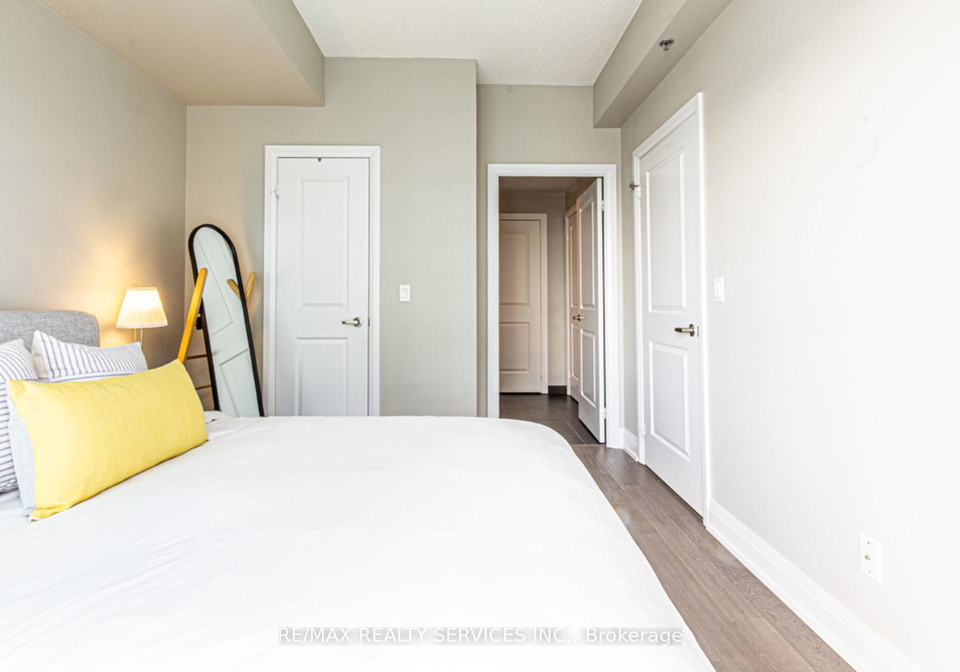 65-speers-road-oakville-ontario-w12351544