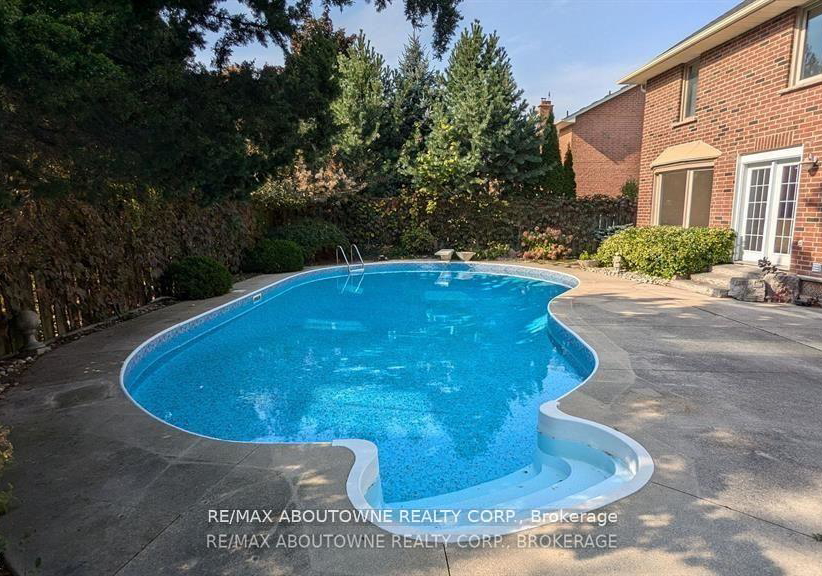 398-barclay-crescent-oakville-ontario-w12352161