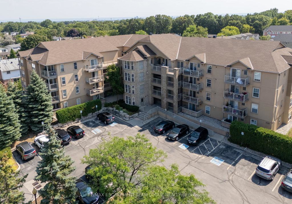 1820-walkers-line-burlington-ontario-w12352175