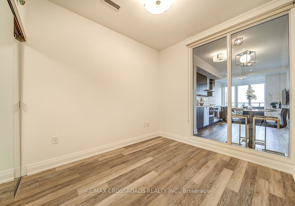 20-shore-breeze-drive-s-etobicoke-ontario-w12352432