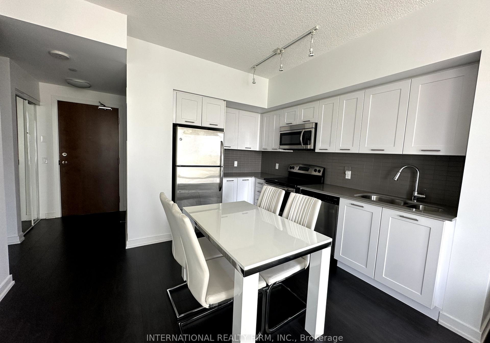 2212-lakeshore-boulevard-w-etobicoke-ontario-w12352569