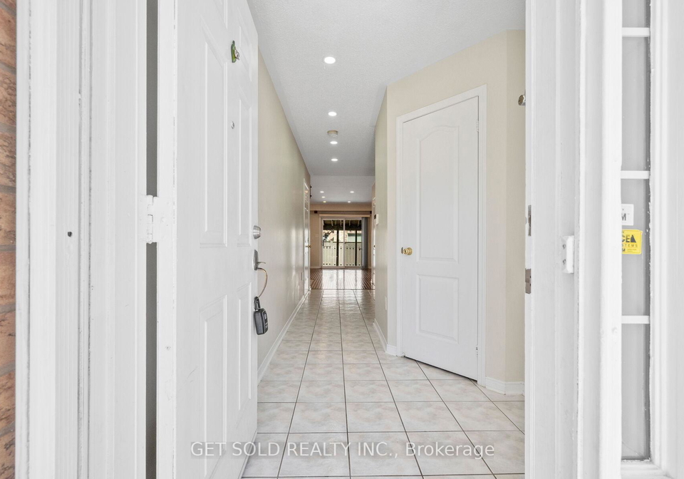 16-mare-crescent-etobicoke-ontario-w12352592