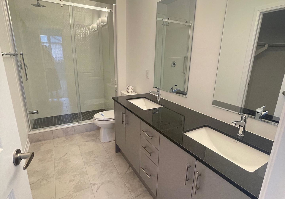 3233-crystal-line-oakville-ontario-w12353724