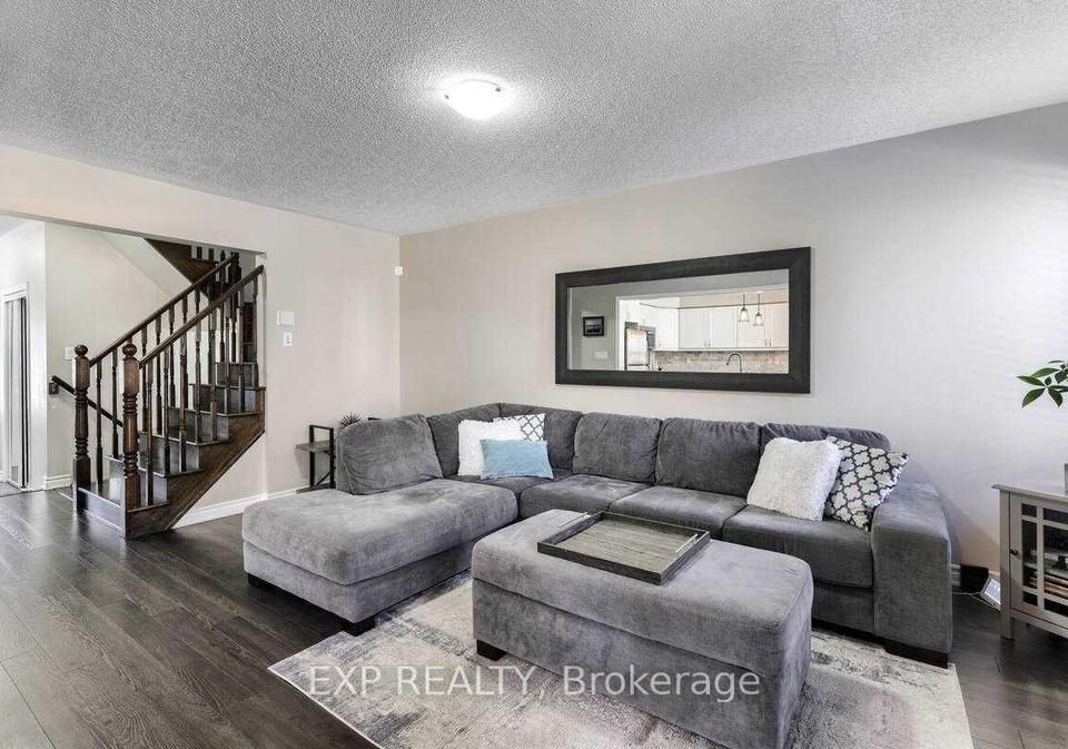 1554-gainer-crescent-milton-ontario-w12354656