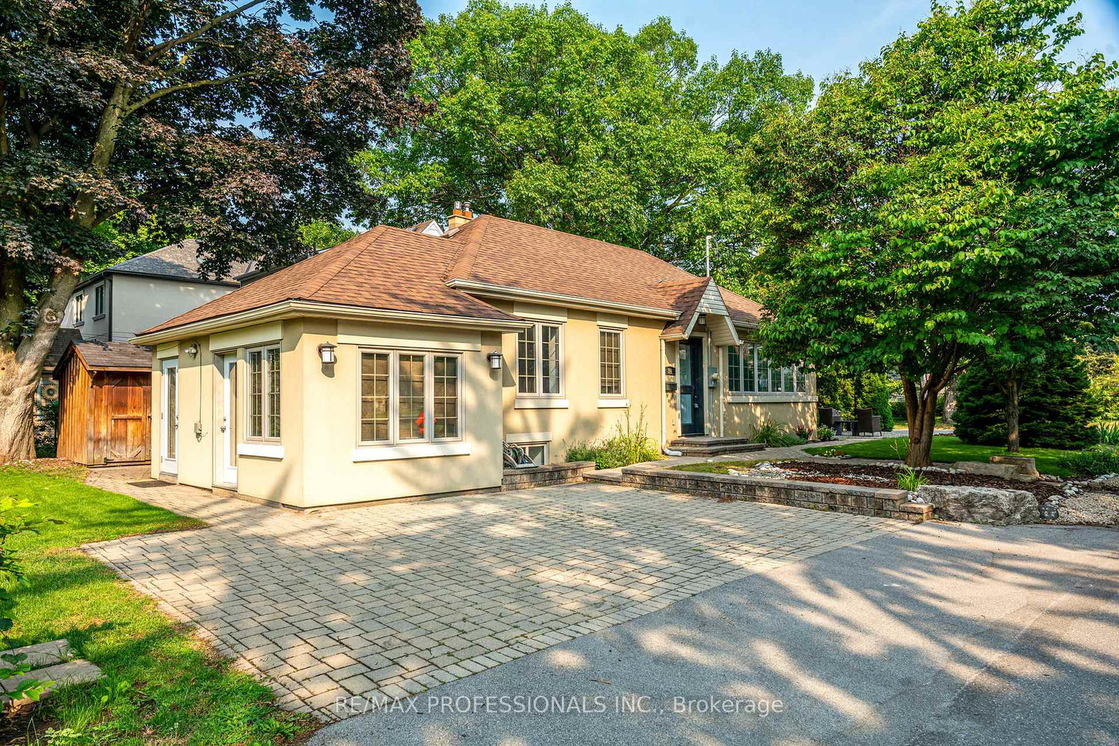 34-monkton-avenue-etobicoke-ontario-w12354690