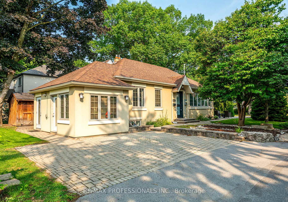 34-monkton-avenue-etobicoke-ontario-w12354690