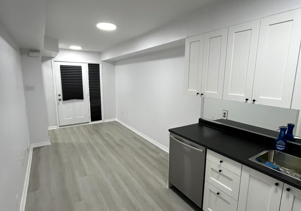 4975-southampton-drive-mississauga-ontario-w12354805