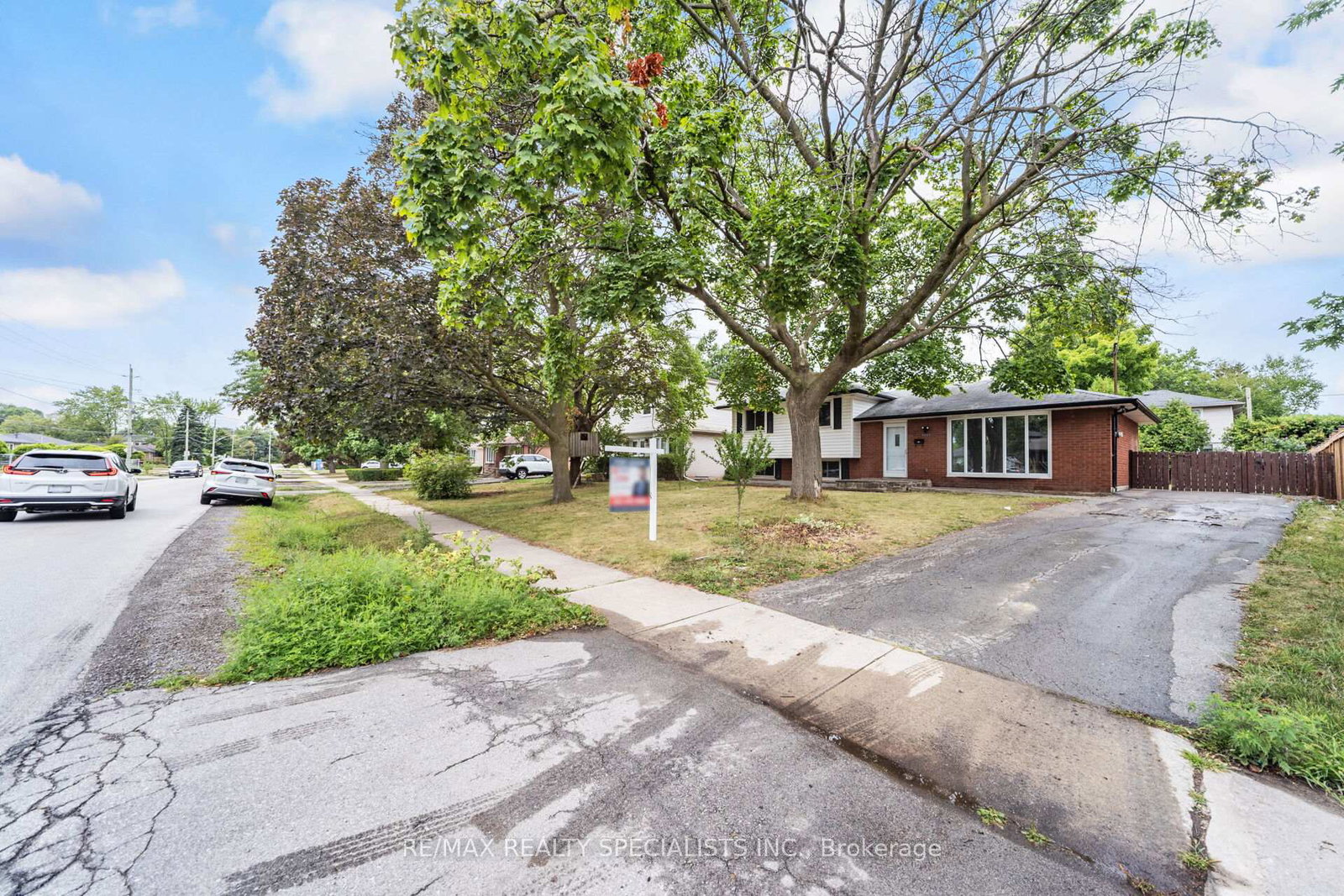 2025-bridge-road-oakville-ontario-w12355214