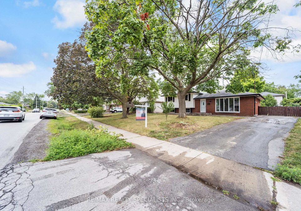 2025-bridge-road-oakville-ontario-w12355214