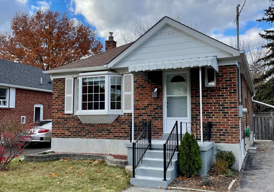8-westleigh-crescent-etobicoke-ontario-w12355743