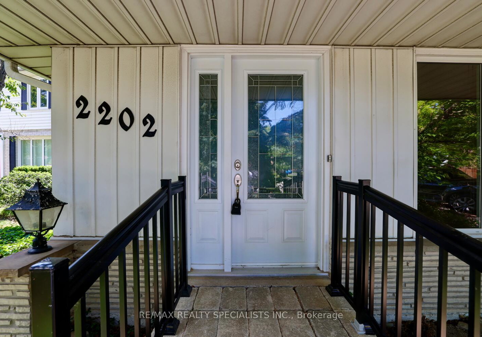 2202-thorn-lodge-drive-mississauga-ontario-w12355998