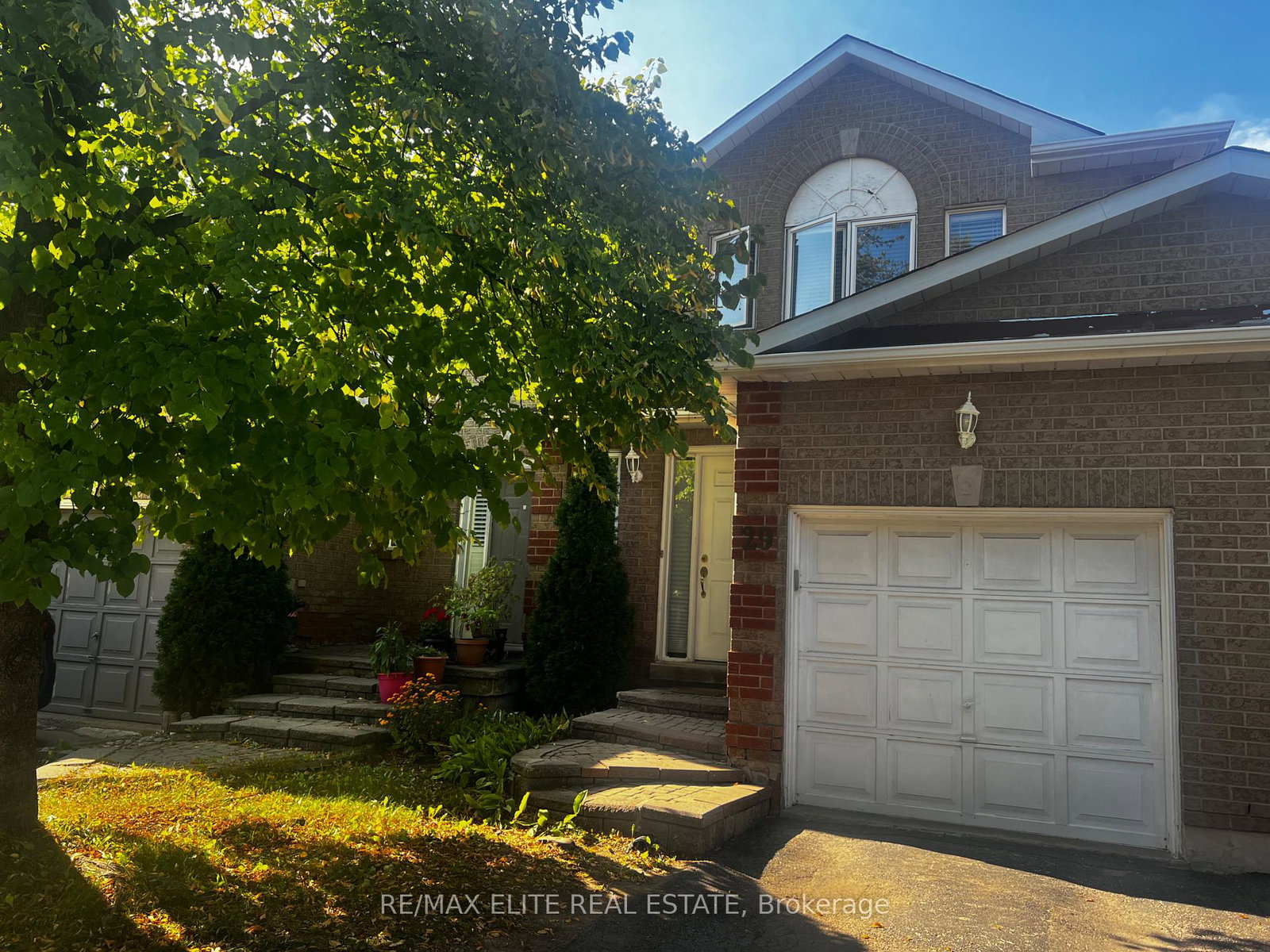 1240-westview-terrace-oakville-ontario-w12356272
