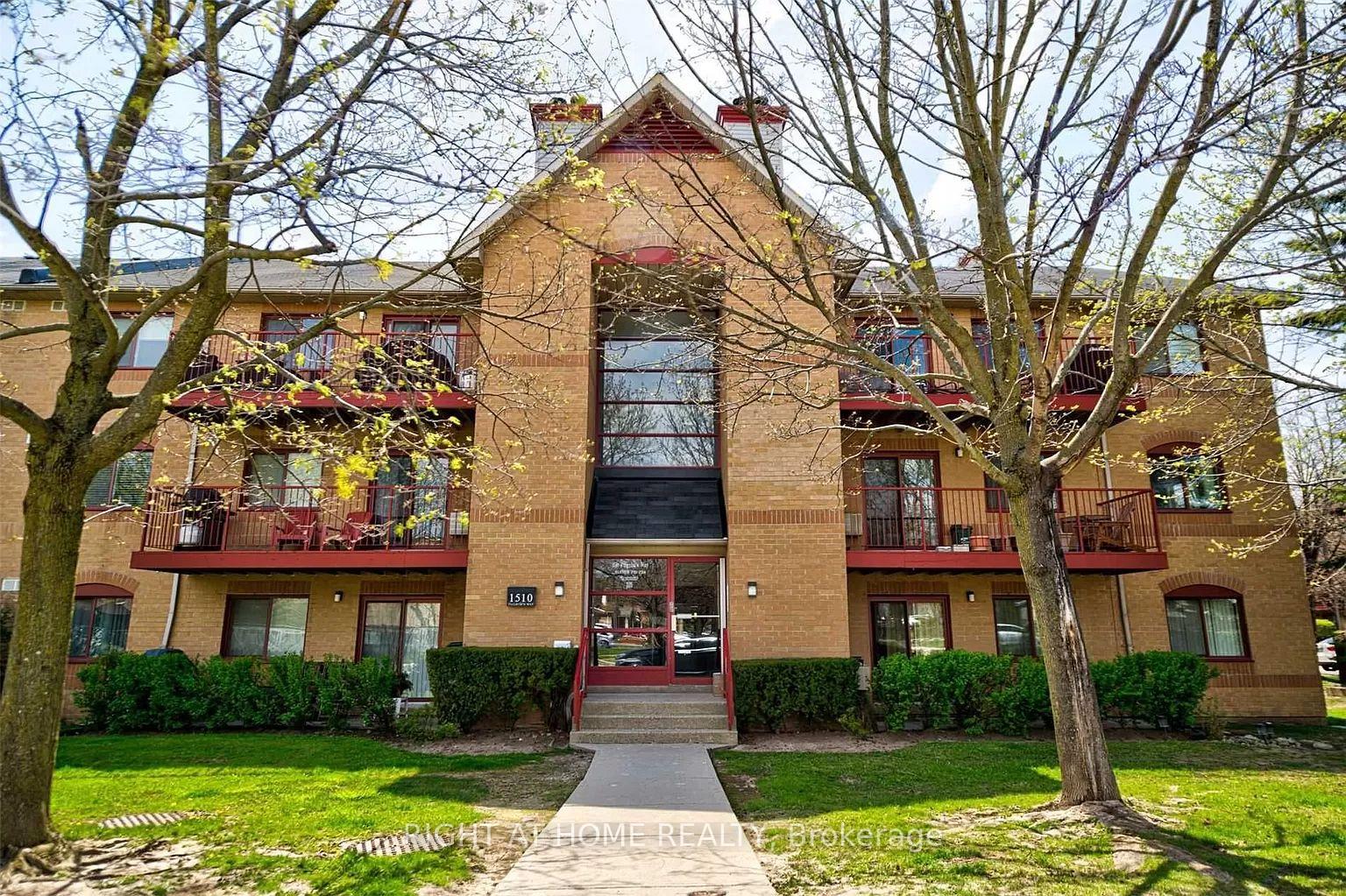 1510-pilgrims-way-oakville-ontario-w12356453
