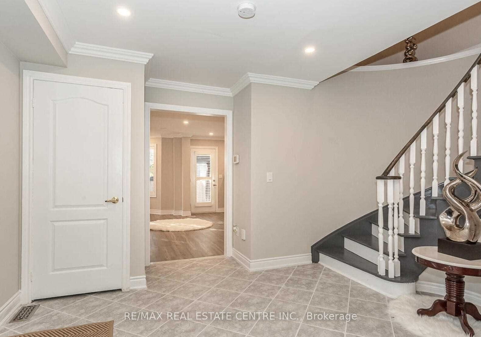 3910-coachman-circle-mississauga-ontario-w12357663